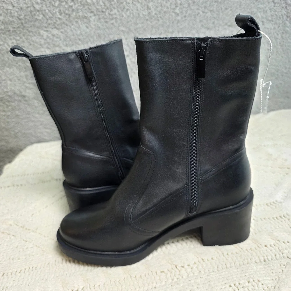 André Assous Black Soft Leather Chunky Heel High Ankle Boots Size 8M Booties NEW
